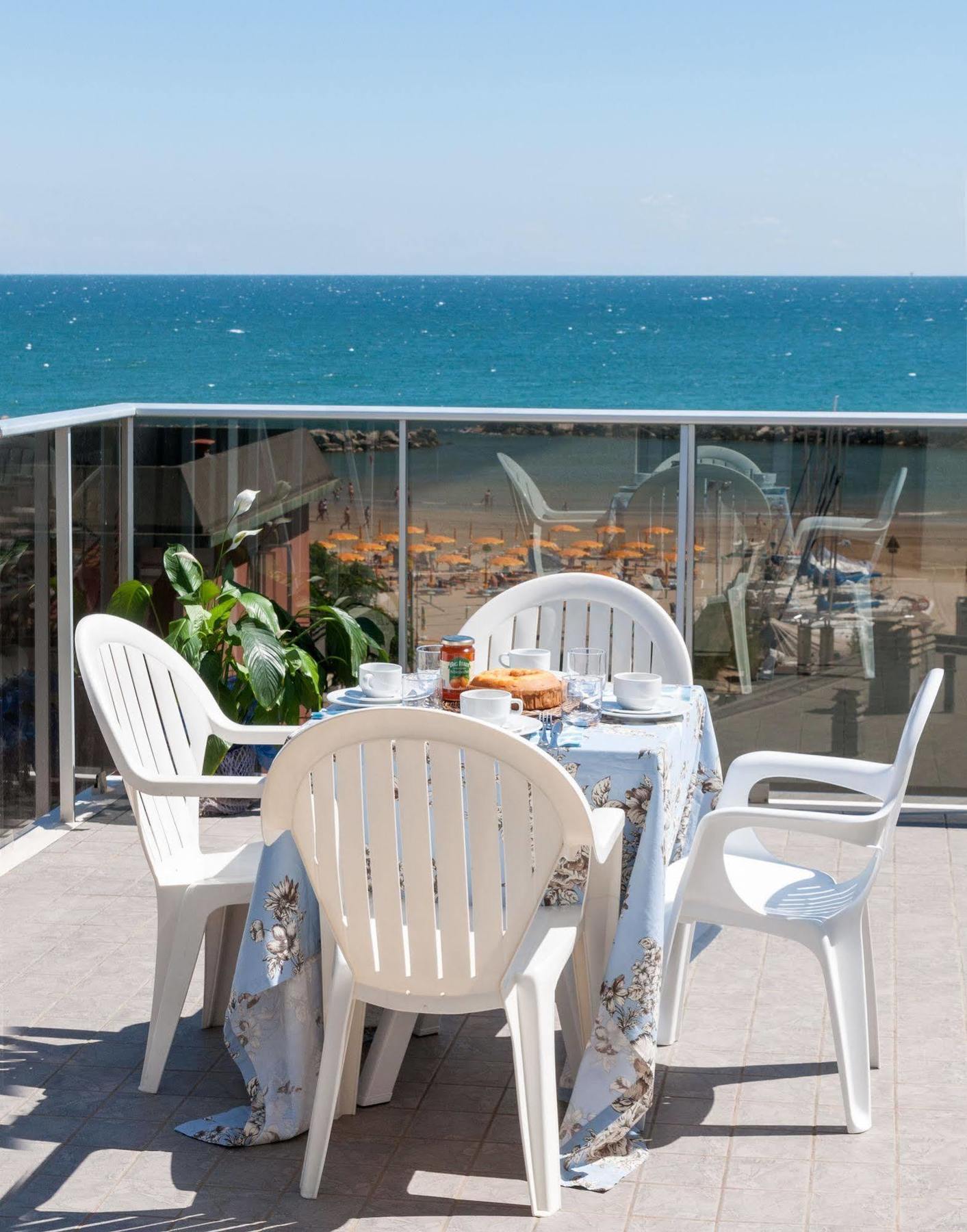 Residence Sottovento Rimini Eksteriør bilde